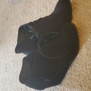 Bongo black heeled booties